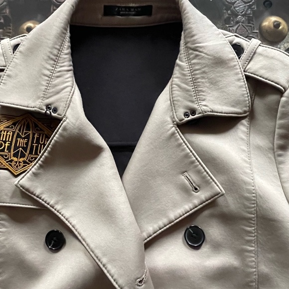 ZARA Classic Double-Breasted Tan Trench Coat - Picture 4 of 9